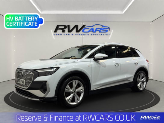 A null AUDI Q4 E-TRON 40 S line SUV 5dr Electric Auto 82kWh (204 ps)