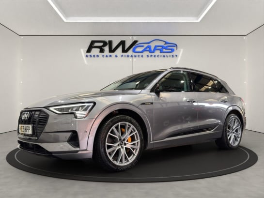 A null AUDI E-TRON 55 Launch Edition SUV 5dr Electric Auto quattro 95kWh (408 ps)