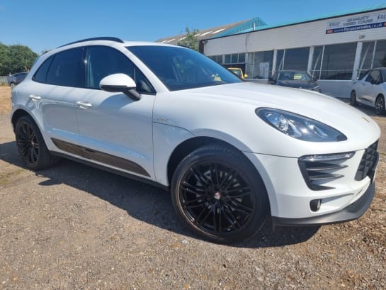 A null PORSCHE MACAN 3.0 D S PDK 5d 258 BHP HEATED LEATHER! NAVI! SUNROOF!