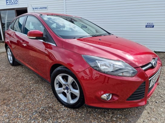 A null FORD FOCUS 1.6 TDCi Zetec Navigator Hatchback 5dr Diesel Manual Euro 5 (s/s) (115 ps)