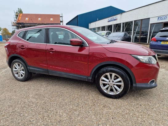 A 2015 NISSAN QASHQAI 1.5 Acenta dci SATNAV + CLIMATE + HUGE MPG