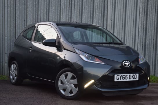 A null TOYOTA AYGO 1.0 VVT-i x-play Euro 5 3dr Euro 5
