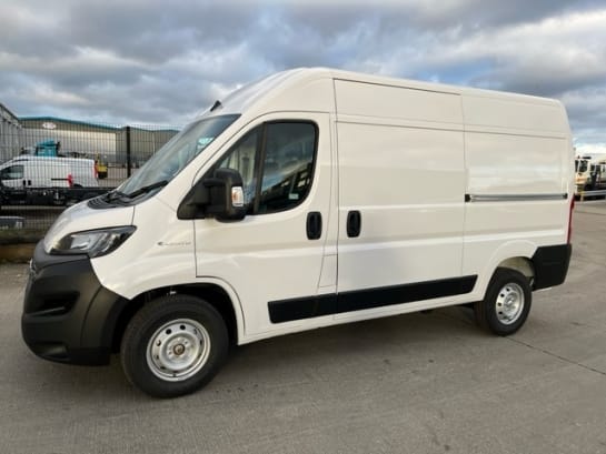 A null FIAT E-DUCATO 35 MH2 47 kWh eTecnico 90kw 7'' Touchscreen with DAB / Bluetooth / Apple CarPlay