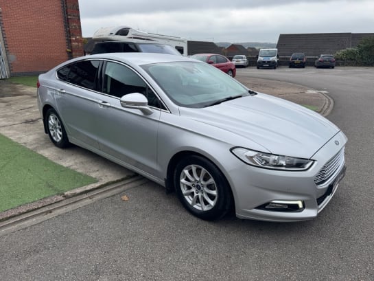 A null FORD MONDEO DIESEL HATCHBACK 120 Eco Tiianium ED