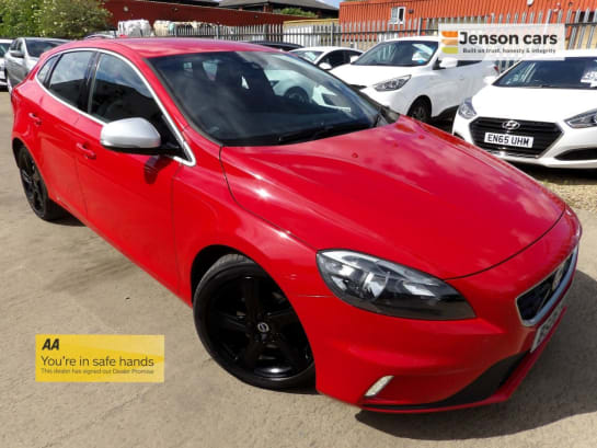 A null VOLVO V40 1.6 D2 R-Design Hatchback 5dr Diesel Manual Euro 5 (s/s) (115 ps)