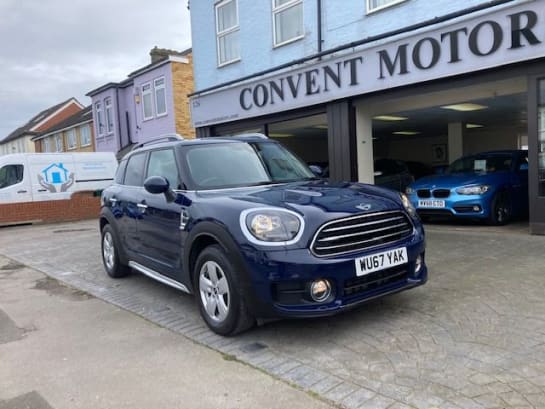 A 2017 MINI MINI COUNTRYMAN COOPER