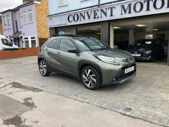 A 2022 TOYOTA AYGO X 1.0 VVT-i Exclusive Hatchback 5dr Petrol Manual Euro 6 (s/s) (72 ps) CANVAS