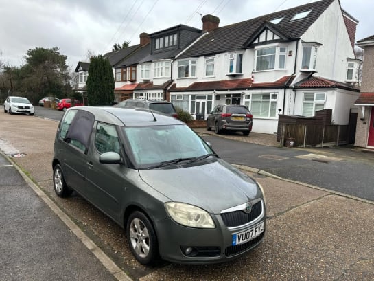 A null SKODA ROOMSTER 1.6 16V 2 5dr Tiptronic