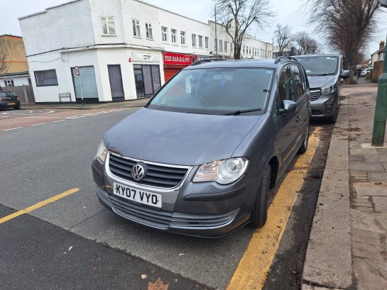 A null VOLKSWAGEN TOURAN 1.6 S 5dr