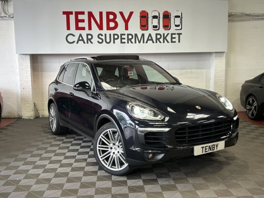 A null PORSCHE CAYENNE 3.0 D V6 TIPTRONIC S 5d 262 BHP 21" TURBO WHEELS+HTD STEERING WHEEL