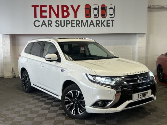 A null MITSUBISHI OUTLANDER 2.0h 12kWh GX5hs SUV 5dr Petrol Plug-in Hybrid CVT 4WD Euro 6 (s/s) (200 ps