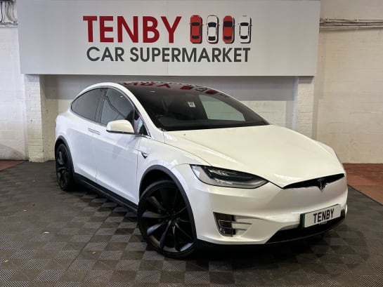 A null TESLA MODEL X (Dual Motor) Long Range Plus SUV 5dr Electric Auto 4WDE (417 bhp) REVERSE C