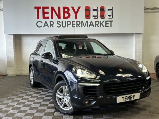 A null PORSCHE CAYENNE 3.0 V6 E-Hybrid S SUV 5dr Petrol Plug-in Hybrid TiptronicS 4WD Euro 6 (s/s)