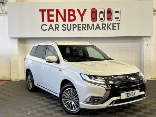 A null MITSUBISHI OUTLANDER 2.4h TwinMotor 13.8kWh 4h SUV 5dr Petrol Plug-in Hybrid CVT 4WD Euro 6 (s/s