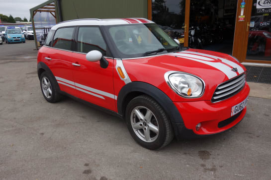 A 2012 MINI COUNTRYMAN 1.6 Cooper SUV 5dr Petrol Manual Euro 5 (s/s) (122 ps)