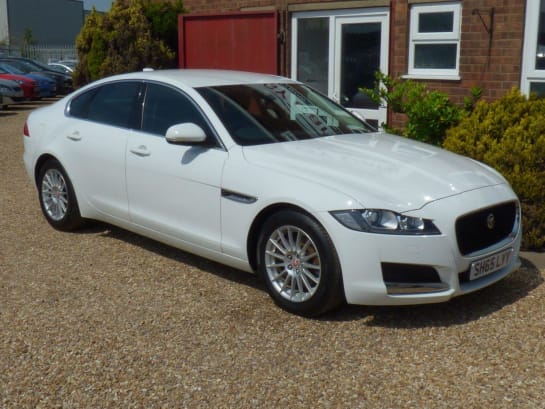 A 2015 JAGUAR XF 2.0 d Prestige **20 ROAD TAX** **FULL SERVICE HISTORY** **15 MONTHS WARRANTY** **12 MONTHS MOT**