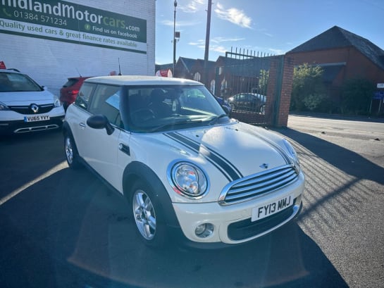 A null MINI HATCH ONE 1.6 ONE D 3d 90 BHP ZERO ROAD TAX-DAB RADIO-BLUETOOTH