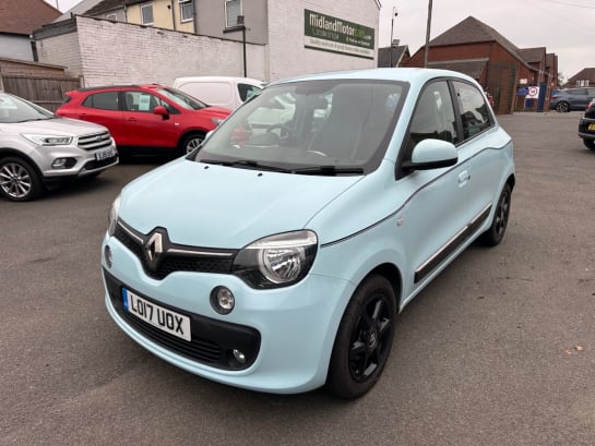 A 2017 RENAULT TWINGO 1.0 SCe Dynamique Hatchback 5dr Petrol Manual Euro 6 (s/s) (70 ps) 1 FORMER