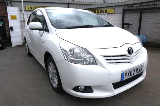 A null TOYOTA VERSO 2.0 D-4D TR MPV 5dr Diesel Manual Euro 5 (126 ps) * 2 YEAR WARRANTY £99 + 1