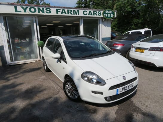 A null FIAT PUNTO 1.4 LOUNGE 5d 77 BHP ELECTRIC SKYDOME OPENING SUNROOF