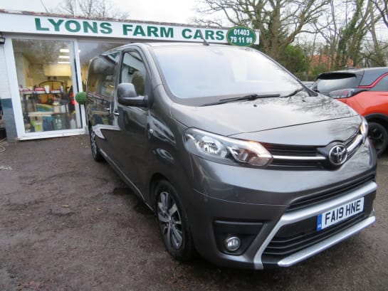 A null TOYOTA PROACE VERSO 2.0D Family Medium MPV 5dr Diesel Automatic MWB Euro 6 (s/s) (8 Seat) (180