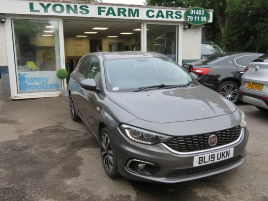 A null FIAT TIPO 1.4 T-Jet Lounge Hatchback 5dr Petrol Manual Euro 6 (s/s) (120 bhp)