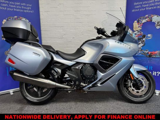 A null TRIUMPH TROPHY 1200 TROPHY 1200 SE FINANCE WARRANTY DELIVERY