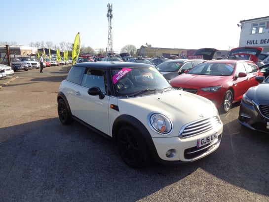 A null MINI COOPER 1.6 COOPER D 3-Door