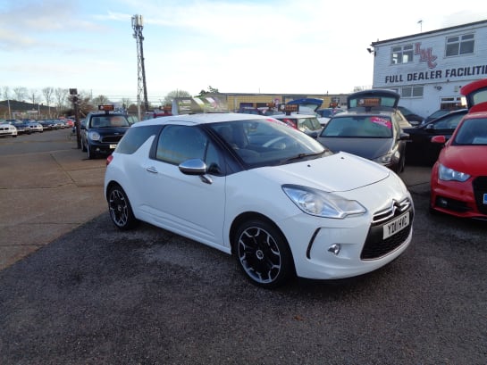 A 2011 CITROEN DS3 BLACK AND WHITE