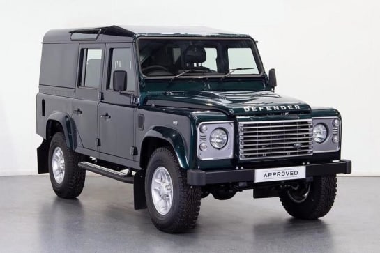 A 2016 LAND ROVER DEFENDER 110 TD XS UTILITY WAGON