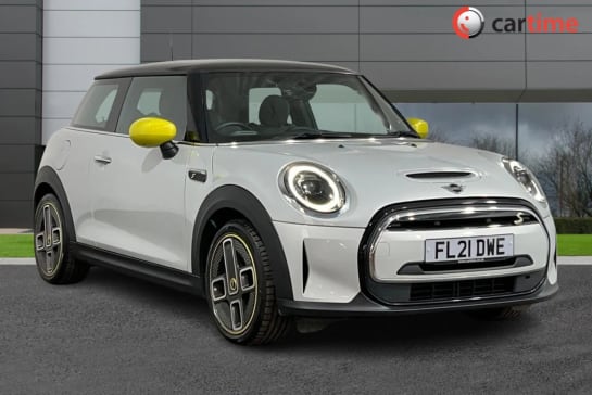 A 2021 MINI COOPER S COOPER S LEVEL 2 3d 181 BHP Heated Front Seats, Mini Navigation Pack, Dual Climate Control, LED Headlights, DAB Digital Radio White Silver, 17-Inch Al