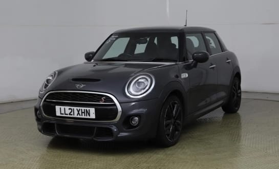 A 0 MINI HATCH COOPER 2.0 COOPER S SPORT 5d 176 BHP 6.5in Satellite Navigation System, Rear Parking Sensors, DAB / Bluetooth / USB, Heated Windscreen, 17In Alloy Wheels Thu