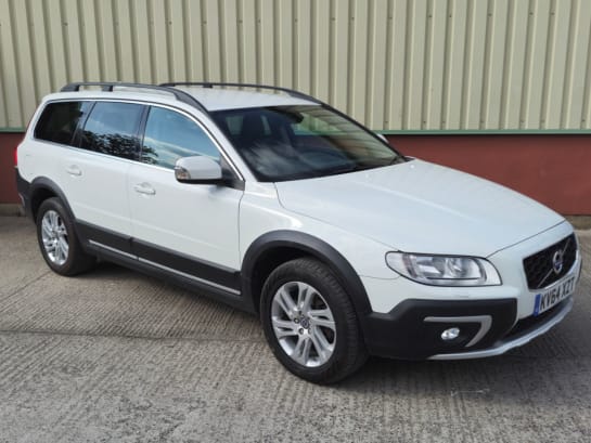 A null VOLVO XC70 2.4 D5 SE Nav Estate 5dr Diesel Geartronic AWD Euro 5 (215 ps) Last Local O