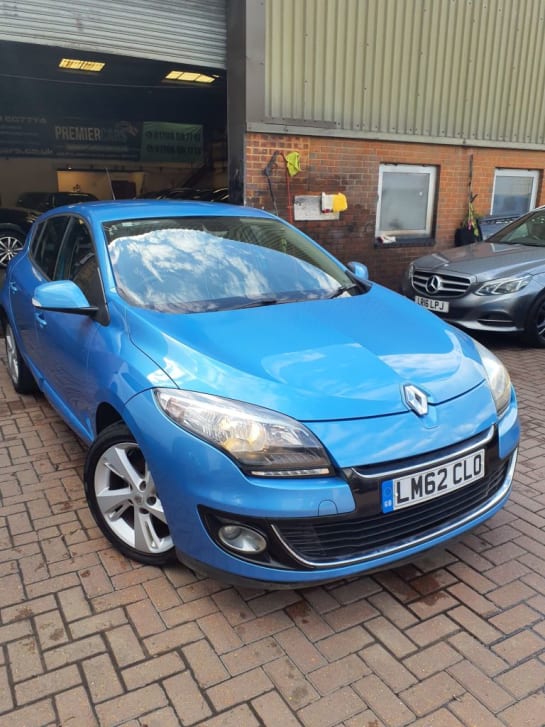 A null RENAULT MEGANE 1.5 dCi Dynamique TomTom Hatchback 5dr Diesel Manual Euro 5 (s/s) (110 ps)