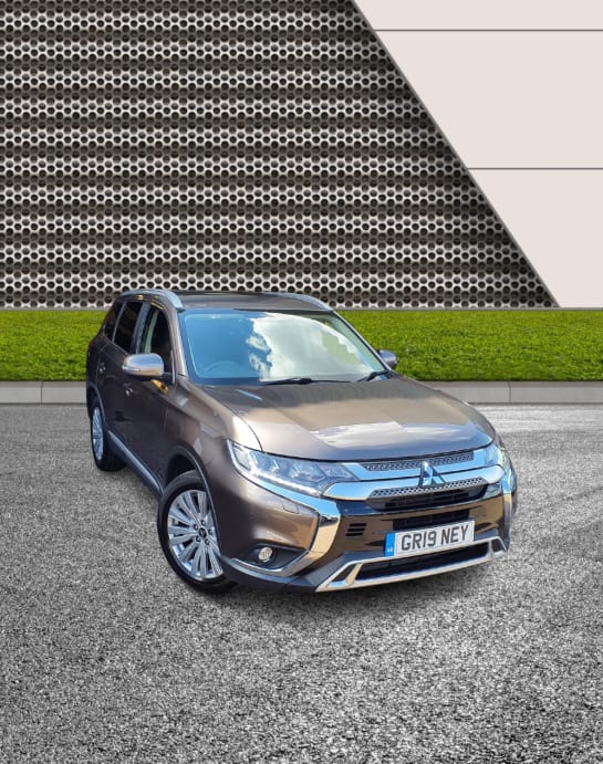 A null MITSUBISHI OUTLANDER 2.0 MIVEC Exceed SUV 5dr Petrol CVT 4WD Euro 6 (s/s) (150 ps) 6 MONTHS WARR
