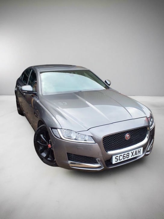 A 2018 JAGUAR XF 2.0d R-Sport Saloon 4dr Diesel Auto Euro 6 (s/s) (180 ps) 6 MONTHS WARRANTY