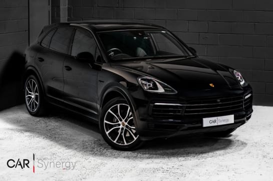 A null PORSCHE CAYENNE 3.0 V6 E-Hybrid 17.9kWh SUV 5dr Petrol Plug-in Hybrid TiptronicS 4WD Euro 6