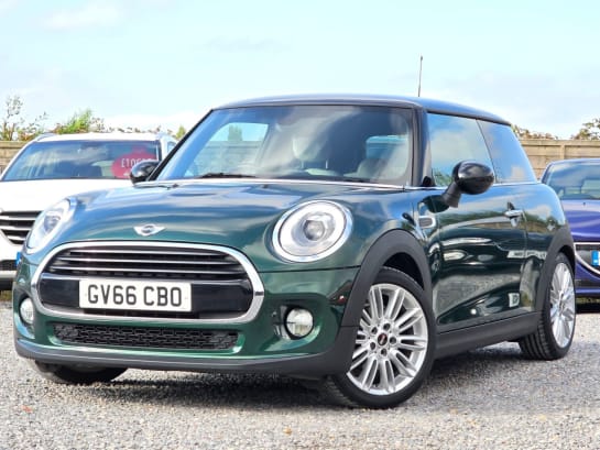 A null MINI HATCH COOPER 1.5 COOPER D 3d 114 BHP SAT NAV + FULL LEATHER