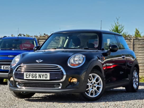 A null MINI HATCH 1.5 Cooper Hatchback 3dr Petrol Manual Euro 6 (s/s) (136 ps) KEYLESS START