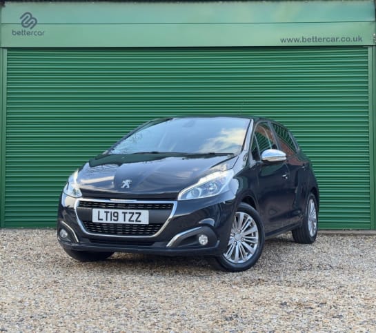 A 2019 PEUGEOT 208 1.2 PureTech Signature Hatchback 5dr Petrol Manual Euro 6 (s/s) (82 ps) REA
