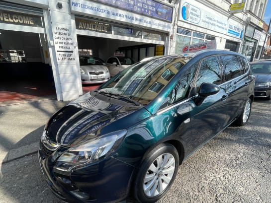 A null VAUXHALL ZAFIRA TOURER TECH LINE 5-Door