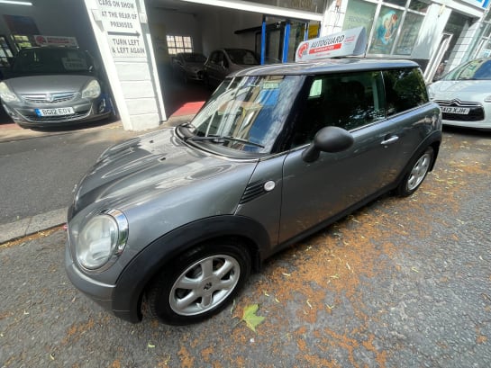 A null MINI HATCH ONE ONE GRAPHITE 3-Door