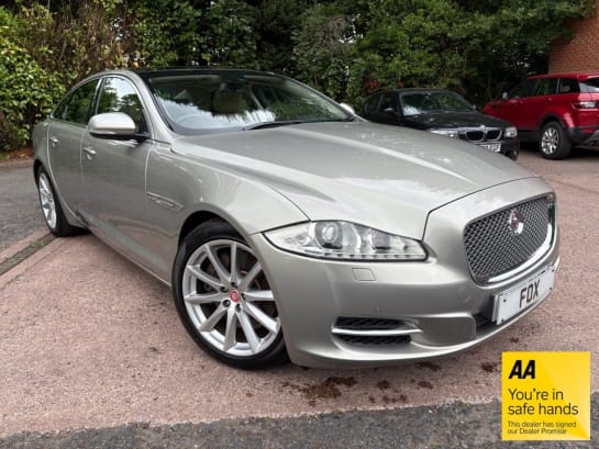 A 2011 JAGUAR XJ D V6 LUXURY
