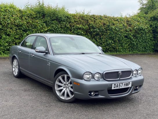 A null JAGUAR XJ 2.7 EXECUTIVE V6 4d 204 BHP SERVICE HISTORY, SAT NAV