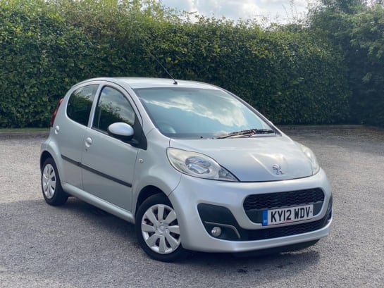 A null PEUGEOT 107 1.0 ACTIVE 5d 68 BHP JUST BEEN SERVICED, MOT 8/25