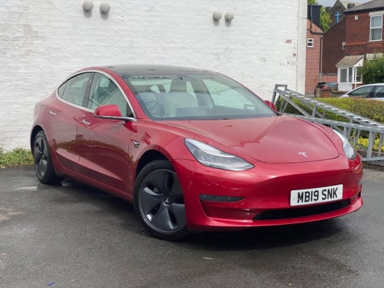 A null TESLA MODEL 3 (Dual Motor) Long Range Saloon 4dr Electric Auto 4WDE (346 ps) SELF DRIVING
