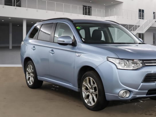 A 2015 MITSUBISHI OUTLANDER 2.0h 12kWh GX3h SUV 5dr Petrol Plug-in Hybrid CVT 4WD Euro 5 (s/s) (200 ps)