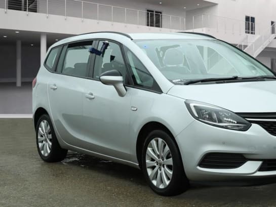 A 2017 VAUXHALL ZAFIRA TOURER 1.4i Turbo Design MPV 5dr Petrol Manual Euro 6 (140 ps)