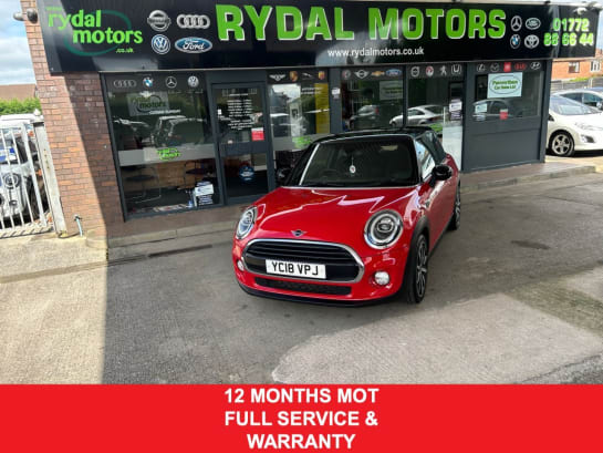 A null MINI HATCH COOPER 1.5 COOPER 3d 134 BHP PARKING SENSORS + DUAL ZONE AIR CON