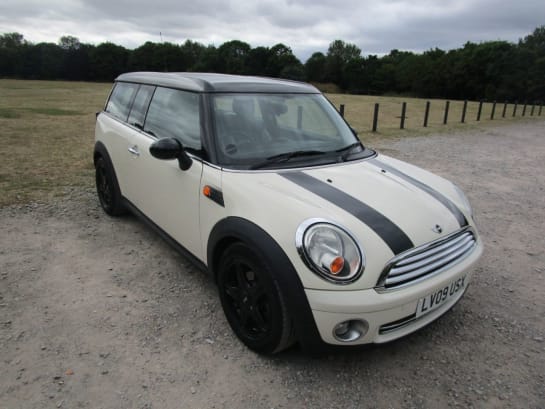 A null MINI CLUBMAN 1.6 Cooper Auto Petrol Automatic